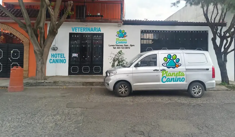 Fachada de Planeta Canino en Morelia: veterinaria y hotel canino